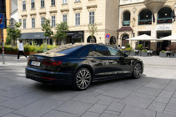 Audi A8 L 2026 back2